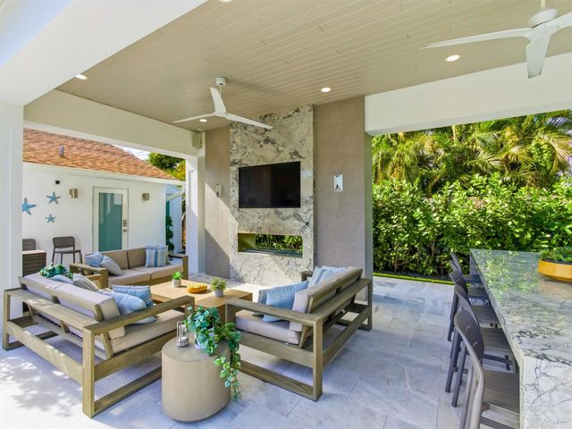 2210 NE 3rd Ave Avenue, Delray Beach, FL 33444