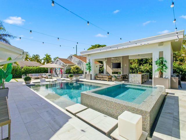 2210 NE 3rd Ave Avenue, Delray Beach, FL 33444