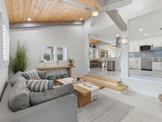 2210 NE 3rd Ave Avenue, Delray Beach, FL 33444