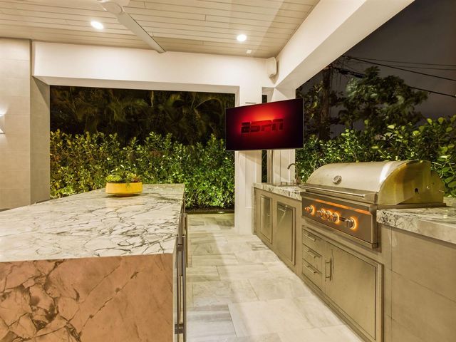 2210 NE 3rd Ave Avenue, Delray Beach, FL 33444
