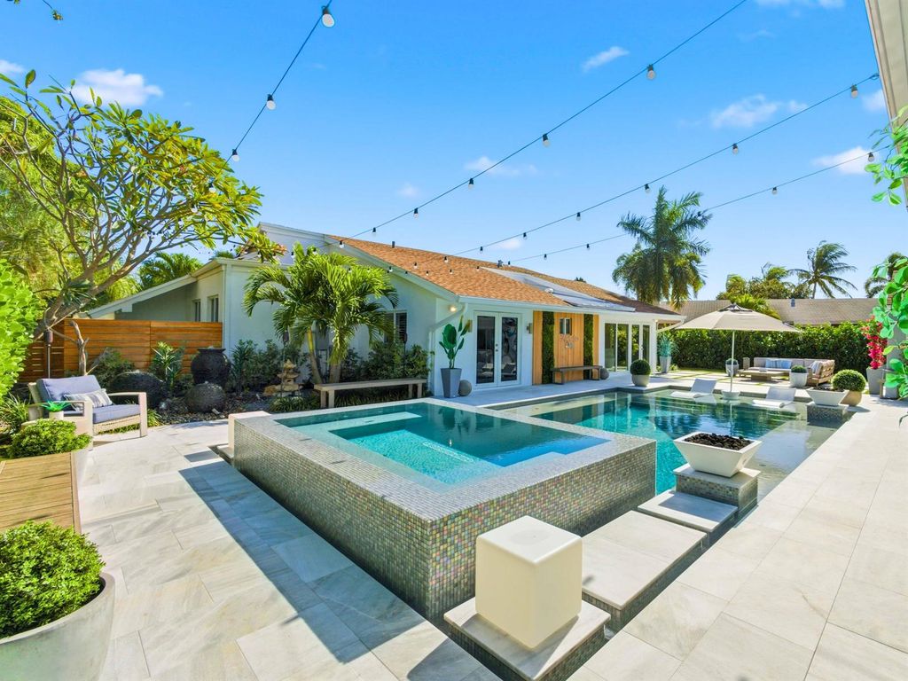 2210 NE 3rd Ave Avenue, Delray Beach, FL 33444