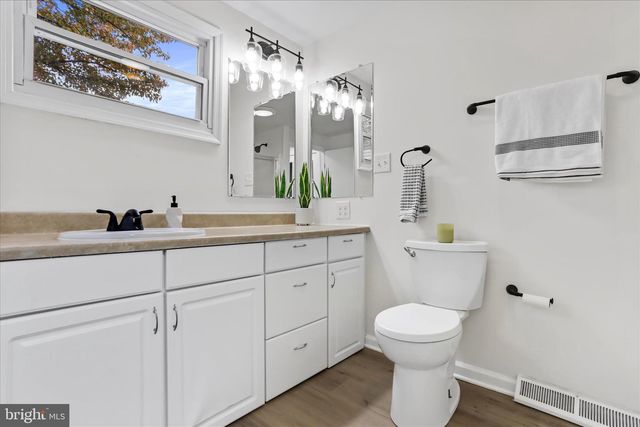 466 LINCOLN WAY EAST E, Chambersburg, PA 17201