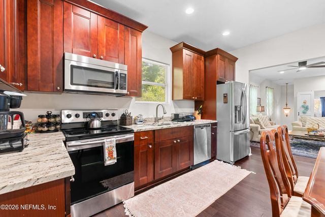 1138 WALNUT Street, Jacksonville, FL 32206