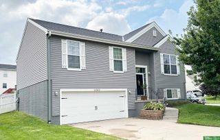 2302 S Mineral Drive, Papillion, NE 68046
