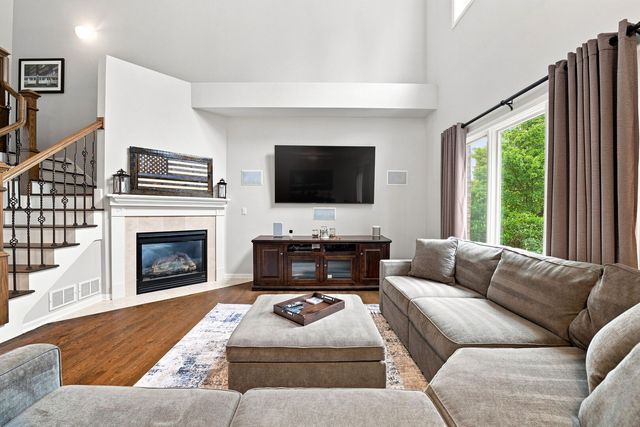 150 Santa Fe Lane, Willow Springs, IL 60480