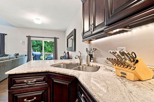 150 Santa Fe Lane, Willow Springs, IL 60480