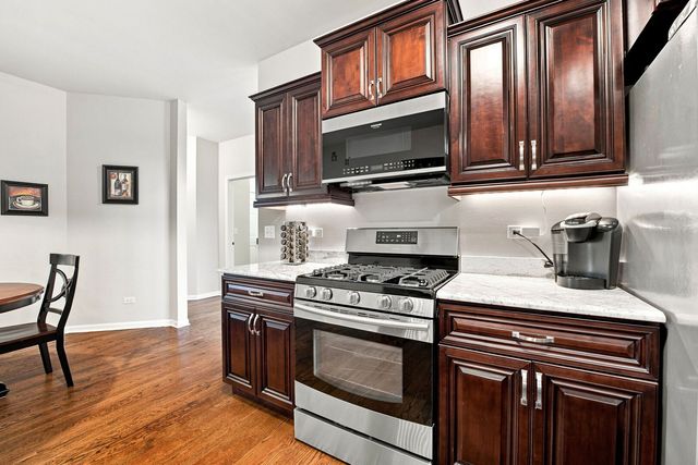 150 Santa Fe Lane, Willow Springs, IL 60480