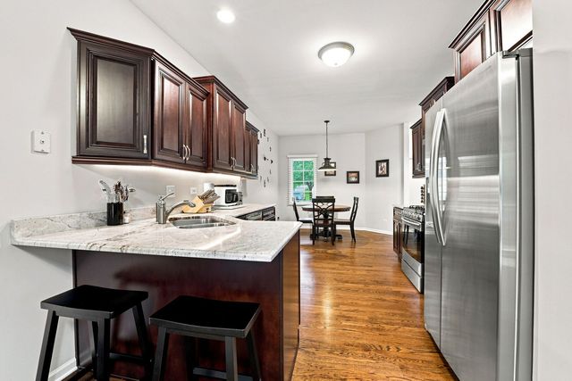 150 Santa Fe Lane, Willow Springs, IL 60480