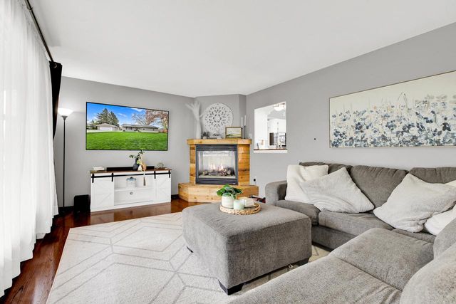 3145 Glacier DRIVE, Hubertus, WI 53033