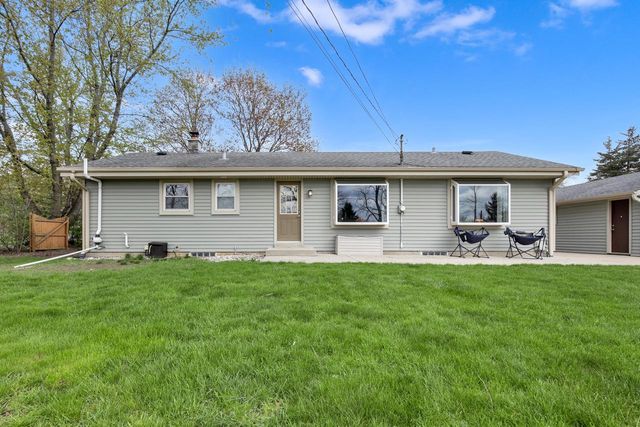 3145 Glacier DRIVE, Hubertus, WI 53033