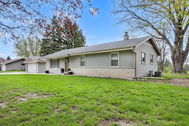 3145 Glacier DRIVE, Hubertus, WI 53033
