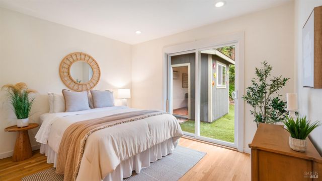 1881 Las Gallinas Ave, San Rafael, CA 94903