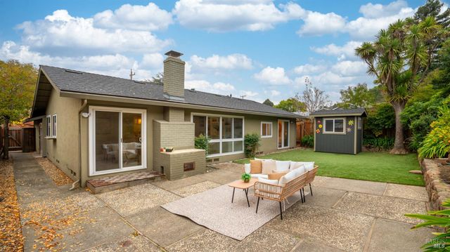 1881 Las Gallinas Ave, San Rafael, CA 94903