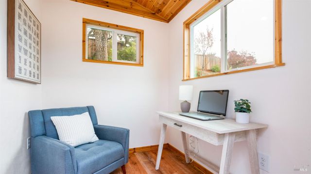 1881 Las Gallinas Ave, San Rafael, CA 94903