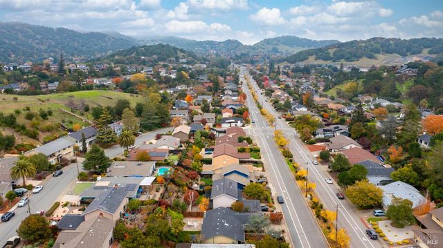 1881 Las Gallinas Ave, San Rafael, CA 94903