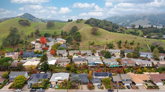 1881 Las Gallinas Ave, San Rafael, CA 94903