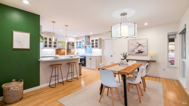 1881 Las Gallinas Ave, San Rafael, CA 94903