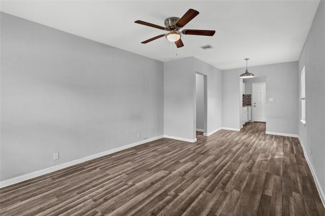 1101 8th Avenue N, Texas City, TX 77590