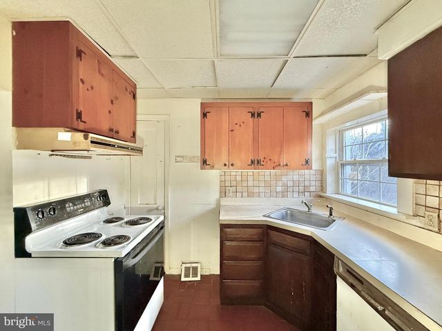 5253 MAYS LANDING SP RD, Mays Landing, NJ 08330