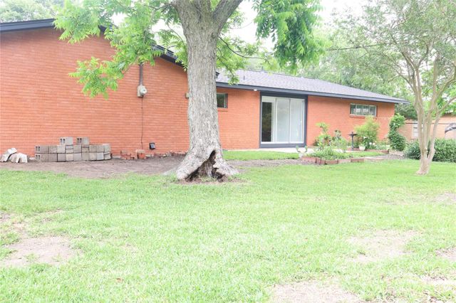 1903 Evergreen Lane, La Marque, TX 77568