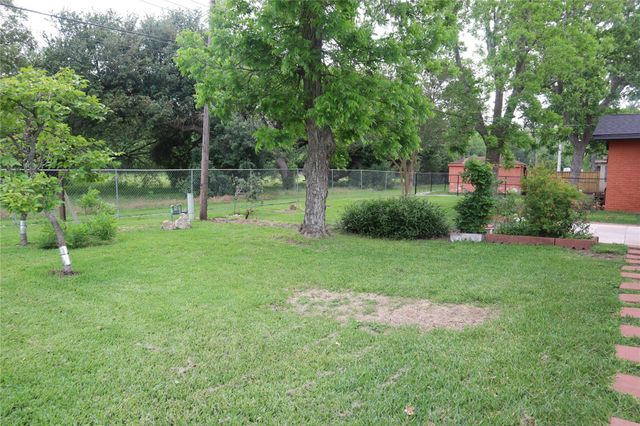 1903 Evergreen Lane, La Marque, TX 77568