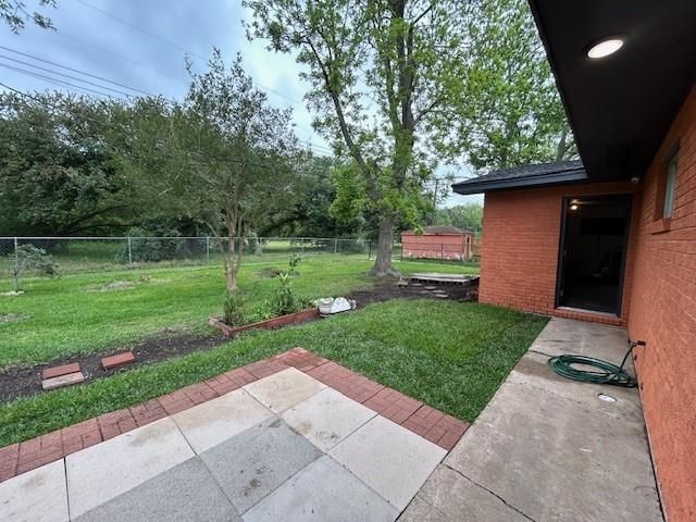 1903 Evergreen Lane, La Marque, TX 77568