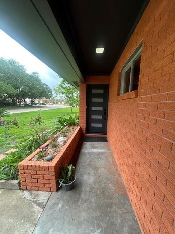 1903 Evergreen Lane, La Marque, TX 77568