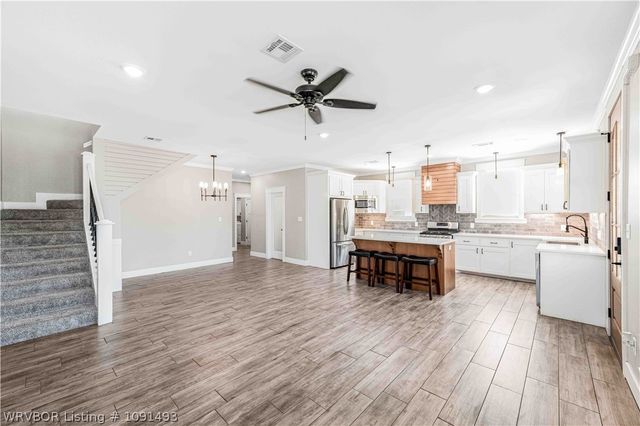1910 Ebbing Loop, Barling, AR 72923