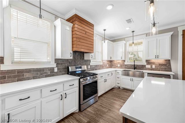 1910 Ebbing Loop, Barling, AR 72923