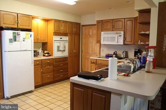 319 VILLANOVA RD, Glassboro, NJ 08028