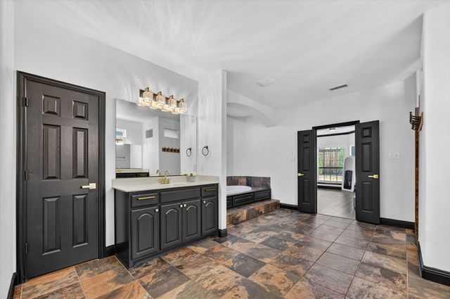 2832 Sendero, Grand Prairie, TX 75054