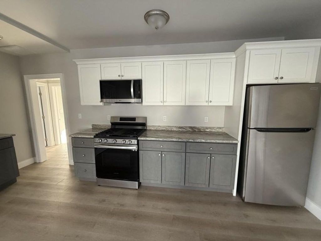 72 Belmont 3 Front, Fall River, MA 02720