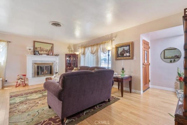 4817 Quartz Hill Rd, Quartz Hill, CA 93536