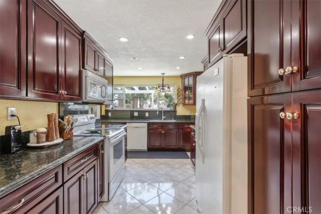 4817 Quartz Hill Rd, Quartz Hill, CA 93536