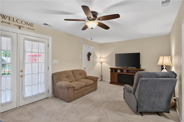 5207 Clover Hill DR, Portsmouth, VA 23703