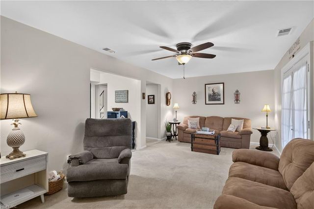 5207 Clover Hill DR, Portsmouth, VA 23703