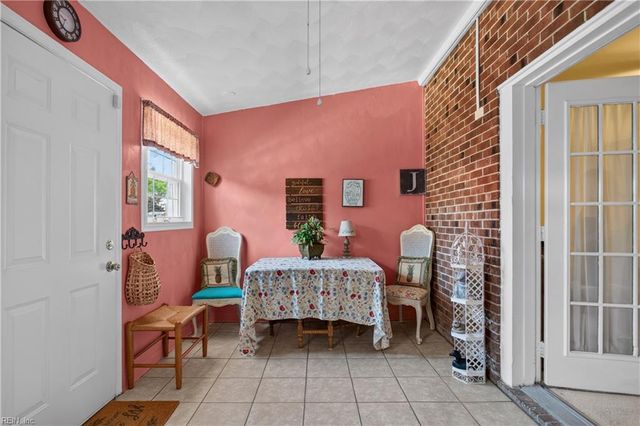 5207 Clover Hill DR, Portsmouth, VA 23703