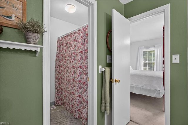 5207 Clover Hill DR, Portsmouth, VA 23703