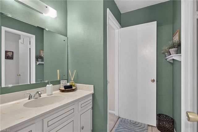 5207 Clover Hill DR, Portsmouth, VA 23703