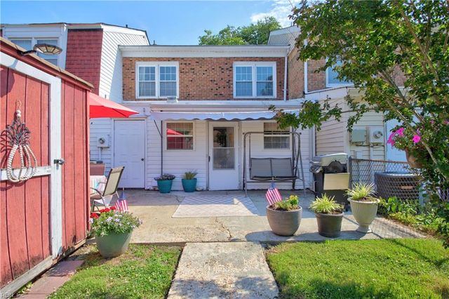 5207 Clover Hill DR, Portsmouth, VA 23703