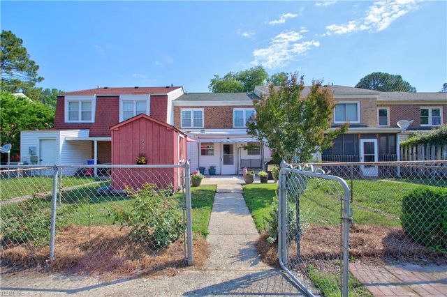 5207 Clover Hill DR, Portsmouth, VA 23703