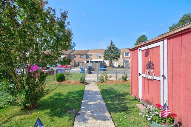 5207 Clover Hill DR, Portsmouth, VA 23703