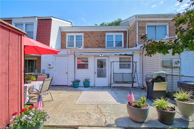5207 Clover Hill DR, Portsmouth, VA 23703