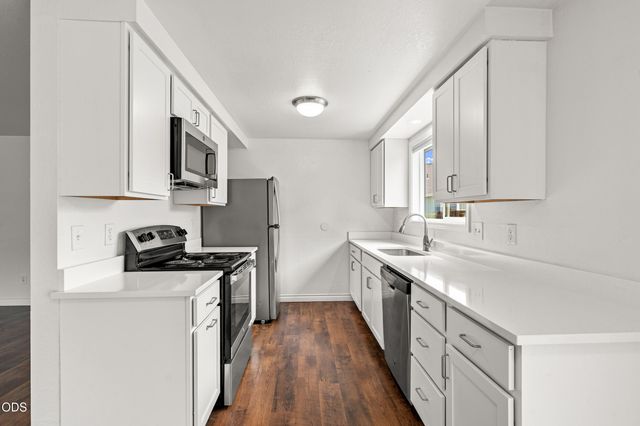 1827 Lillian Street, Medford, OR 97501