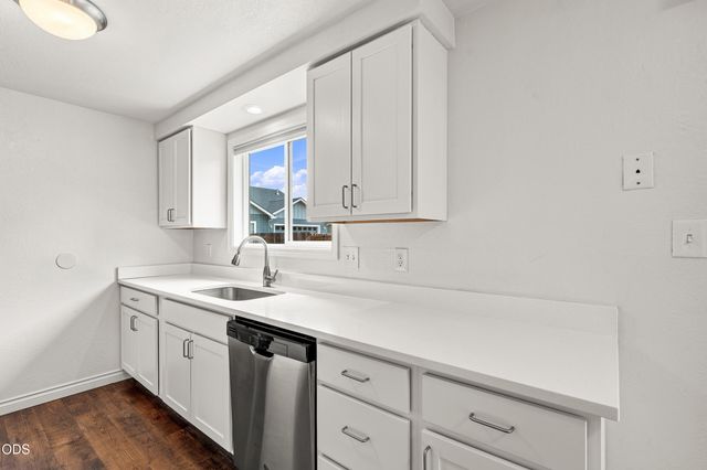 1827 Lillian Street, Medford, OR 97501