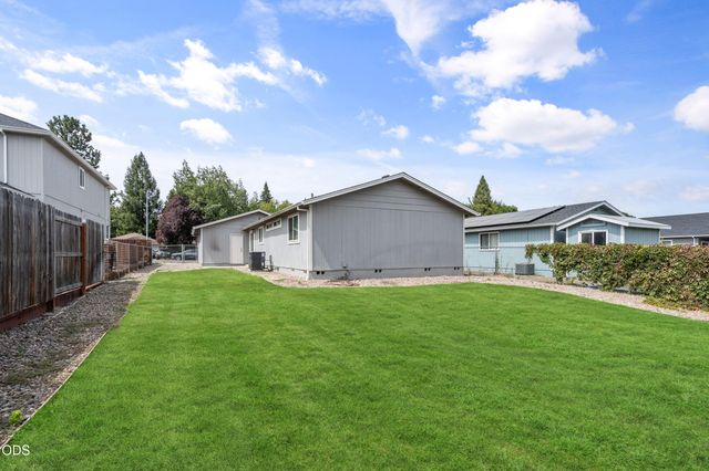 1827 Lillian Street, Medford, OR 97501