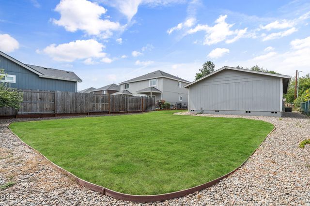 1827 Lillian Street, Medford, OR 97501