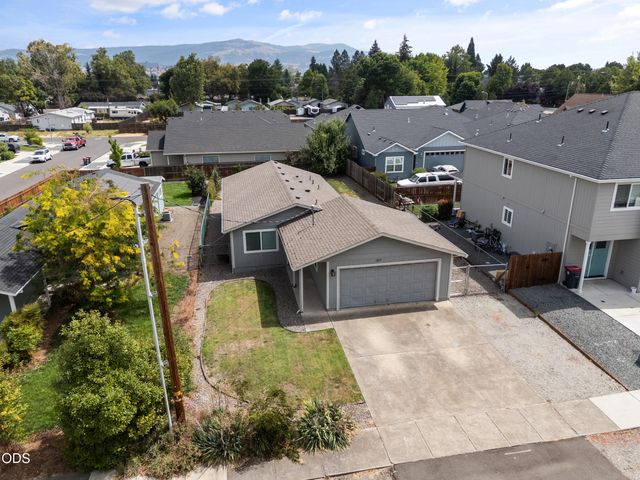 1827 Lillian Street, Medford, OR 97501