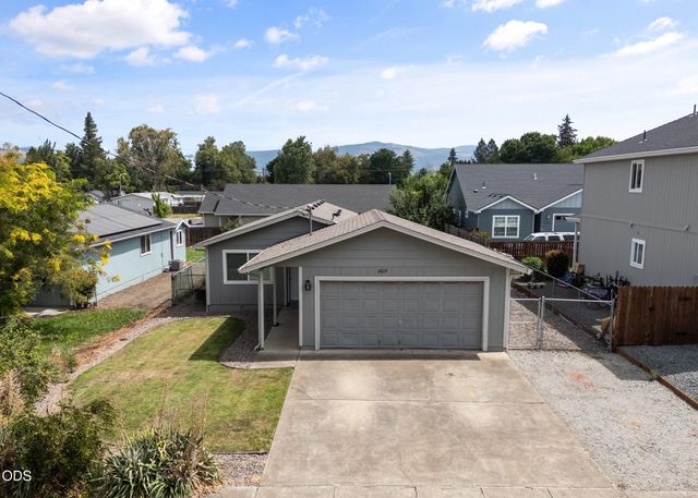 1827 Lillian Street, Medford, OR 97501