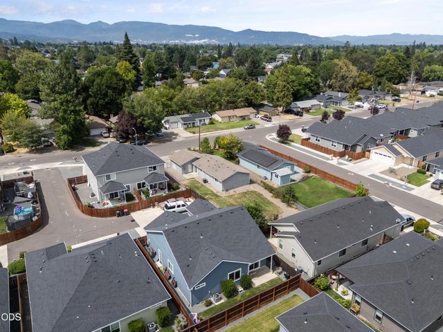 1827 Lillian Street, Medford, OR 97501